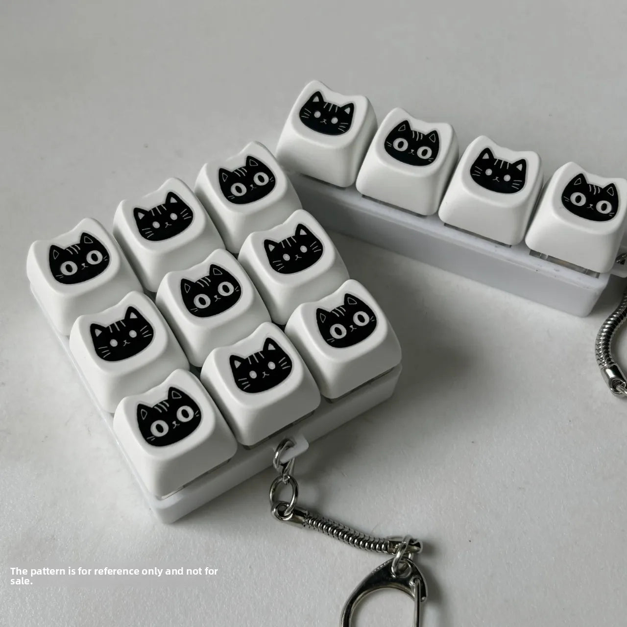 Black Cat Keyboard Keychain Mechanical Keyboard Tapping Fidget Toy Fun Mechanical Switch Keycap Fingertip Gadget