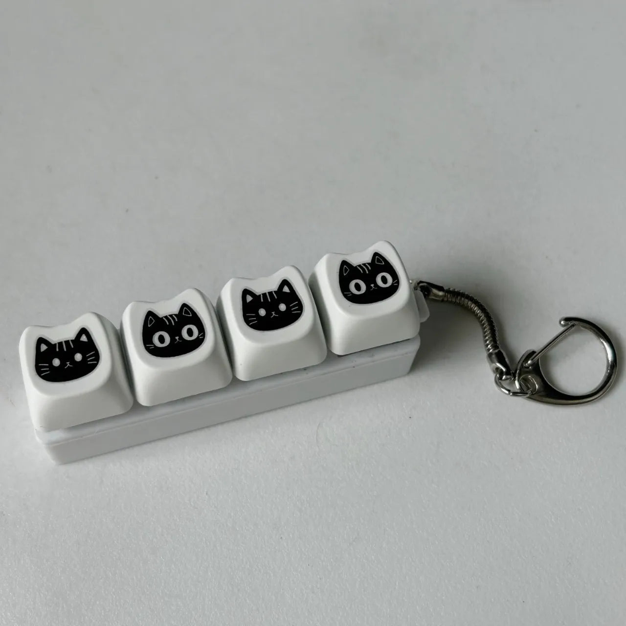 Black Cat Keyboard Keychain Mechanical Keyboard Tapping Fidget Toy Fun Mechanical Switch Keycap Fingertip Gadget