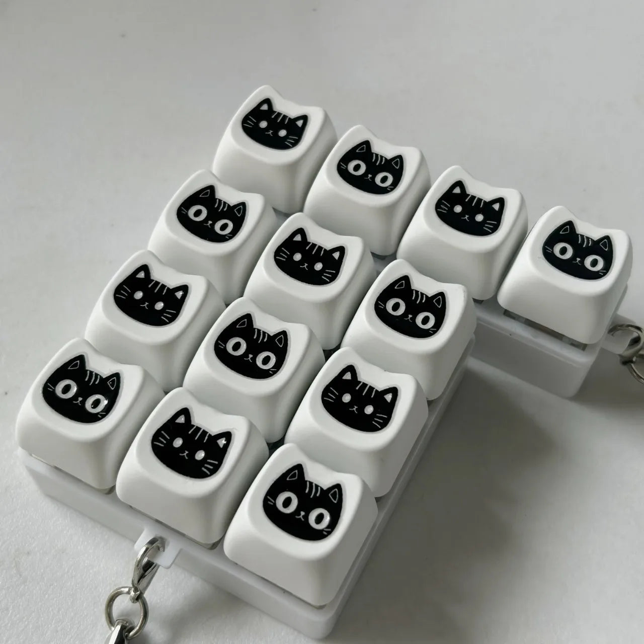 Black Cat Keyboard Keychain Mechanical Keyboard Tapping Fidget Toy Fun Mechanical Switch Keycap Fingertip Gadget